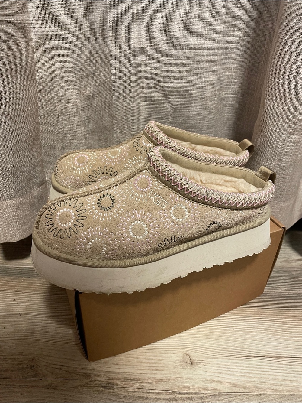 UGG TAZZ Sun Stitch Floral Embroidered Platform Clog Mules